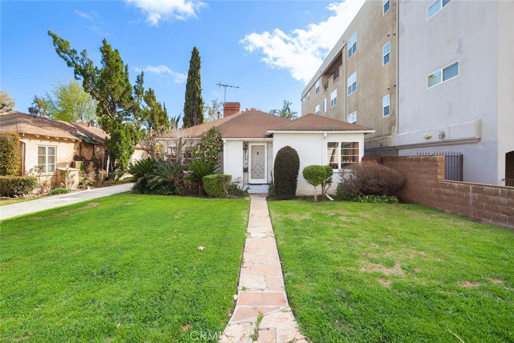 13152 Moorpark St, Sherman Oaks, CA 91423 MLS SR23043248 Coldwell