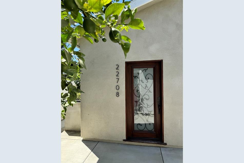 22710 Schoolcraft St, West Hills, CA 91307 MLS SR24168348 Coldwell