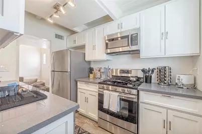 43621 Stanridge Avenue, Lancaster, CA 93535 - Photo 1