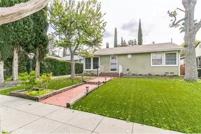 22050 Buena Ventura Street, Woodland Hills, CA 91364 - Photo 1