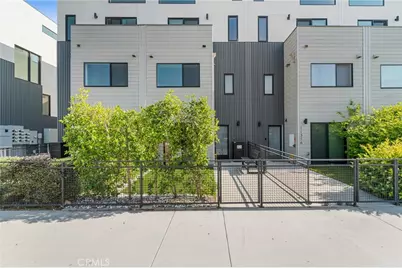 11314 Victory Boulevard, North Hollywood, CA 91606 - Photo 1