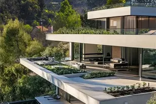 16531 Las Casas Pl, Pacific Palisades, CA 90272 - Photo 1