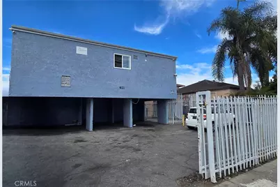 921 W 82nd St, Los Angeles, CA 90044 - Photo 1