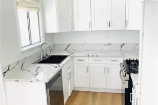 5752 Vineland Ave, North Hollywood, CA 91601 - Photo 1