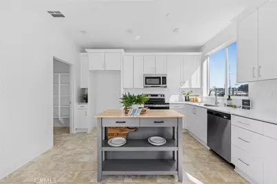 9419 1/2 N Sepulveda Blvd. #1, North Hills, CA 91343 - Photo 1