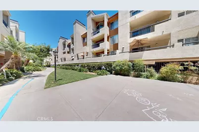 5550 Owensmouth Avenue #217, Woodland Hills, CA 91367 - Photo 1