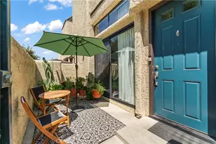 984 W Riverside Dr, Burbank, CA 91506 - Photo 1
