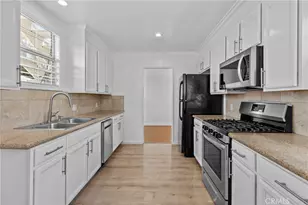 12753 Oxnard St, North Hollywood, CA 91606 - Photo 1