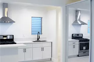 34 Ozone Ave, Venice, CA 90291 - Photo 1