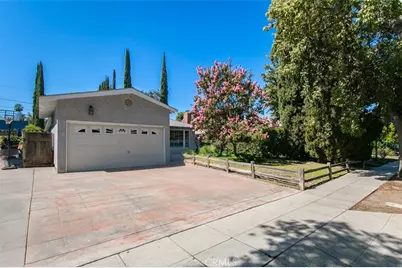 22046 Buena Ventura Street, Woodland Hills, CA 91364 - Photo 1