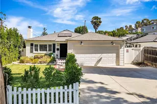 21907 De La Osa St, Woodland Hills, CA 91364 - Photo 1