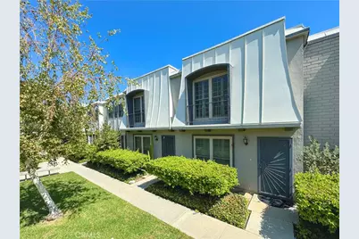 22103 Oxnard Street, Woodland Hills, CA 91367 - Photo 1