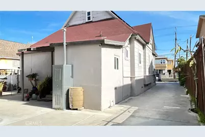 120 E 31st Street #B, Los Angeles, CA 90011 - Photo 1