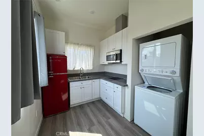 209 1/2 N Serrano Avenue, Los Angeles, CA 90004 - Photo 1