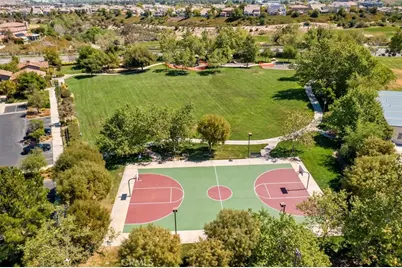 27017 Fairway Ln, Valencia, CA 91381 - Photo 47