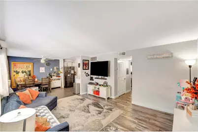 18601 Collins Street #D17, Tarzana, CA 91356 - Photo 1