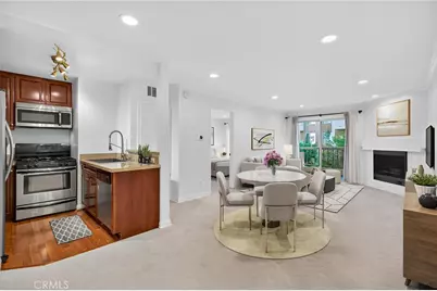 5540 Owensmouth #209, Woodland Hills, CA 91367 - Photo 1