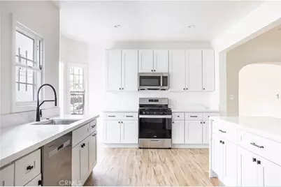 740 S Stanley Avenue, Los Angeles, CA 90036 - Photo 1