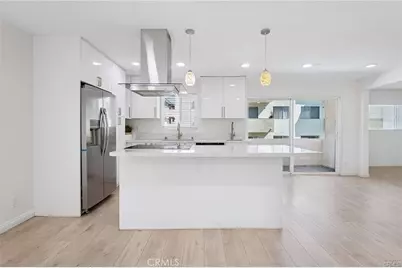 5330 Zelzah Avenue #7, Encino, CA 91316 - Photo 1