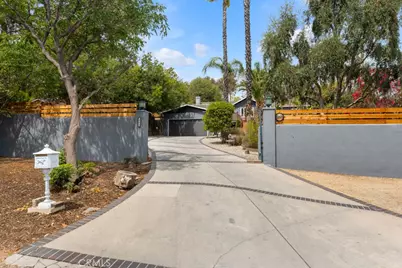 19419 Oxnard Street, Tarzana, CA 91356 - Photo 1