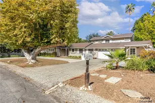 20555 Dumont St, Woodland Hills, CA 91364 - Photo 1