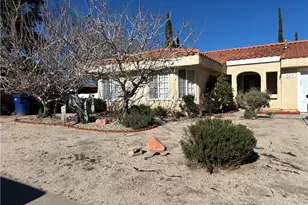 547 W Ave Q 10, Palmdale, CA 93551 - Photo 1