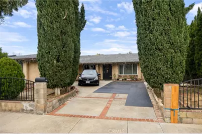 28116 Oaklar, Saugus, CA 91350 - Photo 1