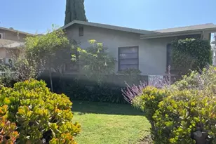 10856 Camarillo St, Toluca Lake, CA 91602 - Photo 1