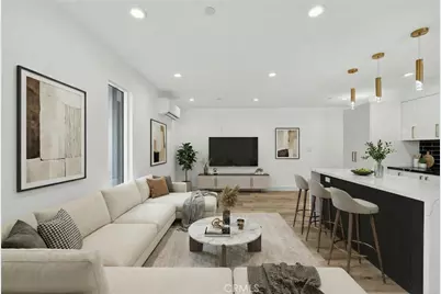 7332 Owensmouth Avenue, Canoga Park, CA 91303 - Photo 1