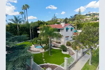 2205 N Catalina Street, Los Angeles, CA 90027 - Photo 1