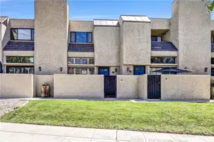 984 W Riverside Dr, Burbank, CA 91506 - Photo 1