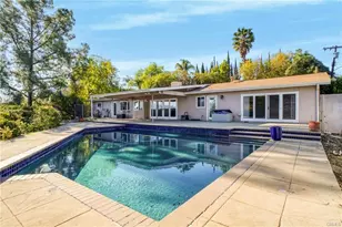 16922 Oak View Dr, Encino, CA 91436 - Photo 1