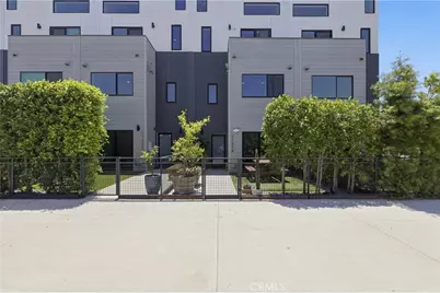 11324 Victory Boulevard, North Hollywood, CA 91606 - Photo 1