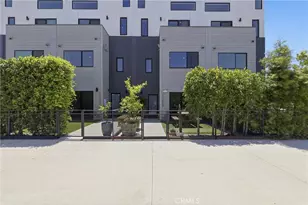 11324 Victory Blvd, North Hollywood, CA 91606 - Photo 1