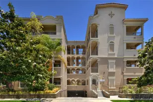 432 S Willaman Dr, Los Angeles, CA 90048 - Photo 1