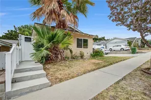 21713 Mulholland Dr, Woodland Hills, CA 91364 - Photo 1