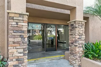 5500 Owensmouth Avenue #317, Woodland Hills, CA 91367 - Photo 1