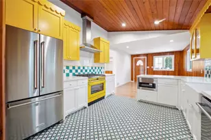 2549 N Beachwood Dr, Los Angeles, CA 90068 - Photo 1