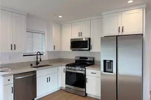 19212 Calvert St, Tarzana, CA 91335 - Photo 1