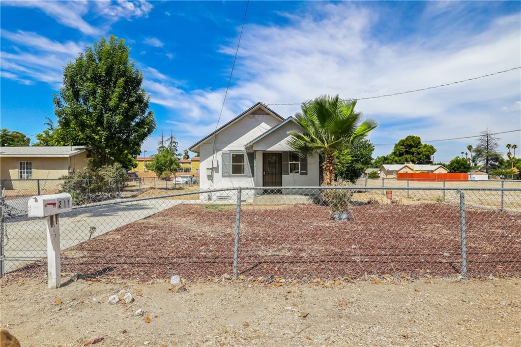 211 N Mayflower St, Hemet, CA 92544 MLS SW22171646 Coldwell Banker