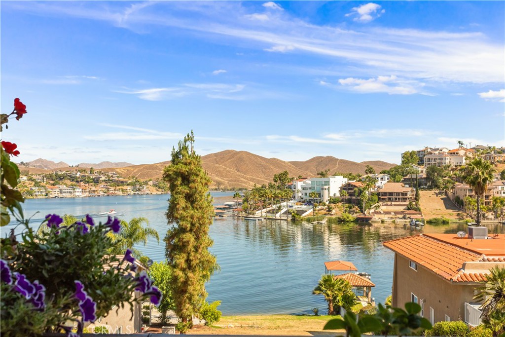 22611 Cascade Dr, Canyon Lake, CA 92587 MLS SW23103959 Coldwell Banker