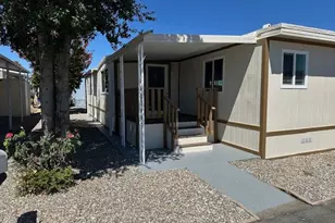 880 N Lake St, Hemet, CA 92544 - Photo 1