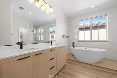 9204 South Nobel Way, Inglewood, CA 90305 - Photo 1