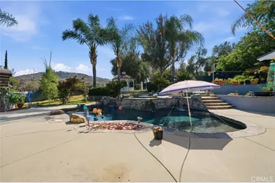 41215 Crest Dr, Hemet, CA 92544 - Photo 1