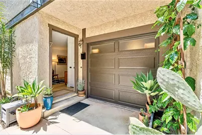 63 N Roosevelt #7, Pasadena, CA 91107 - Photo 1