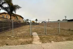 124 N Hayes Ave, Oxnard, CA 93033 - Photo 1