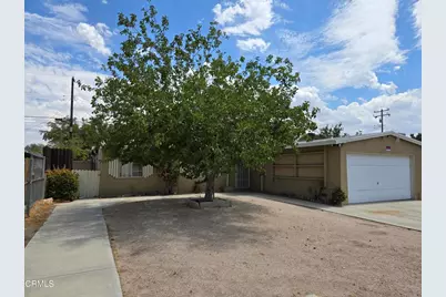 44122 Carolside Avenue, Lancaster, CA 93535 - Photo 1