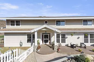 390 E Highland Hills Dr, Camarillo, CA 93010 - Photo 1