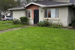 702 W Hemlock St, Port Hueneme, CA 93041 - Photo 1