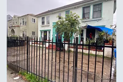 854 W Martin Luther King Jr Boulevard, Los Angeles, CA 90037 - Photo 1